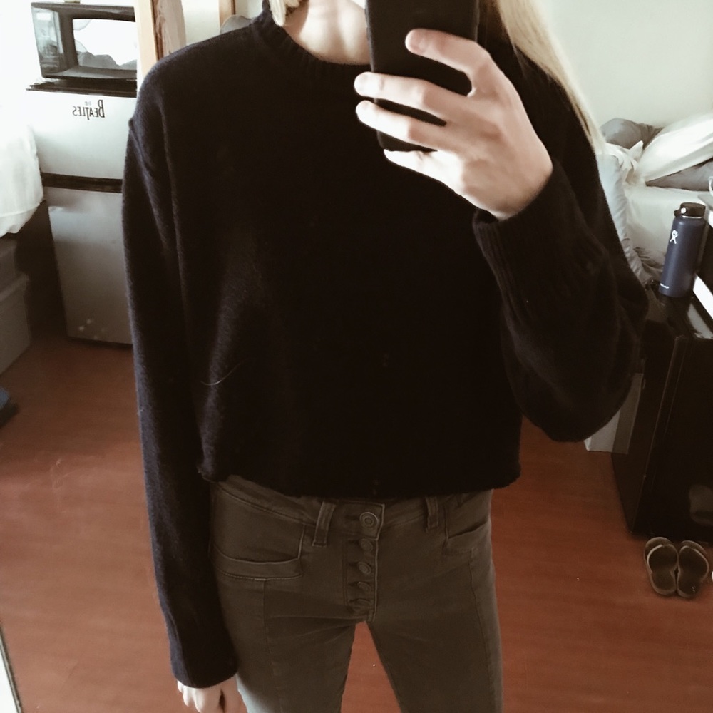 Blue cropped sweater